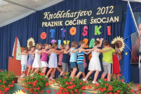 KNOBLEHARJEVO 2012- Otroški živ žav 26